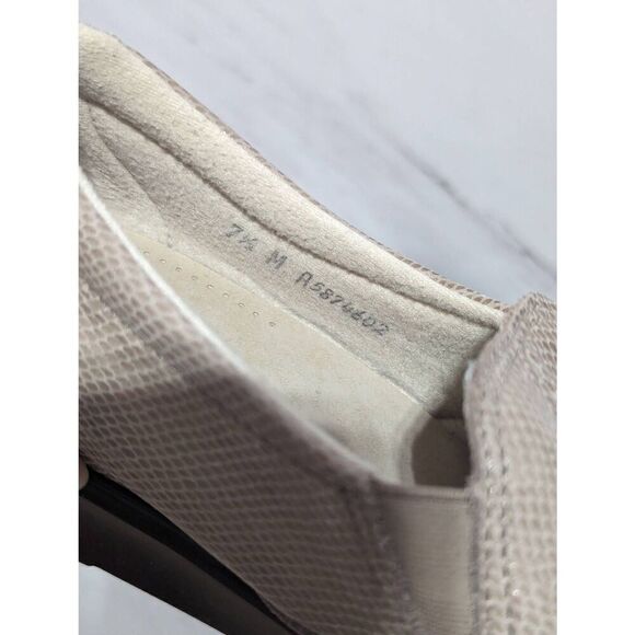 SAS Shoes Womens Tan Round Toe Tripad Comfort Foot Bed Slip-On Loafer Size 7.5 - Picture 6 of 8